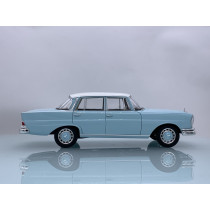 183920 1/18 MERCEDES BENZ 220SE (W111) 1965 LIGHT BLUE
