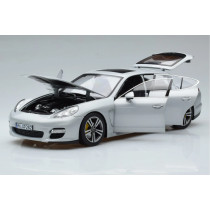 187609 Porsche Panamera Turbo 2009 Silver 1:18