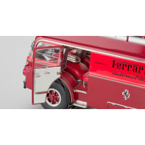 CMC FIAT 642 RN2 BARTOLETTI TRANSPORTER 1957 1:18 Model Truck Red