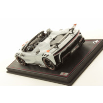 New MR Collection FERRARI SF90 STRADALE 2024 1:18 Model Car WHITE FE042C
