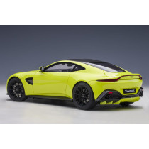 70279 Aston Martin Vantage 2019 (Lime Essence) 1:18 Model Collector
