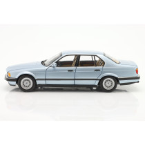 100023008 BMW 730I (E32) – 1986 – LIGHT BLUE METALLIC 1:18