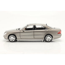 B66040660 1:18 Scale Mercedes-Benz S600 V220 2005 Silver