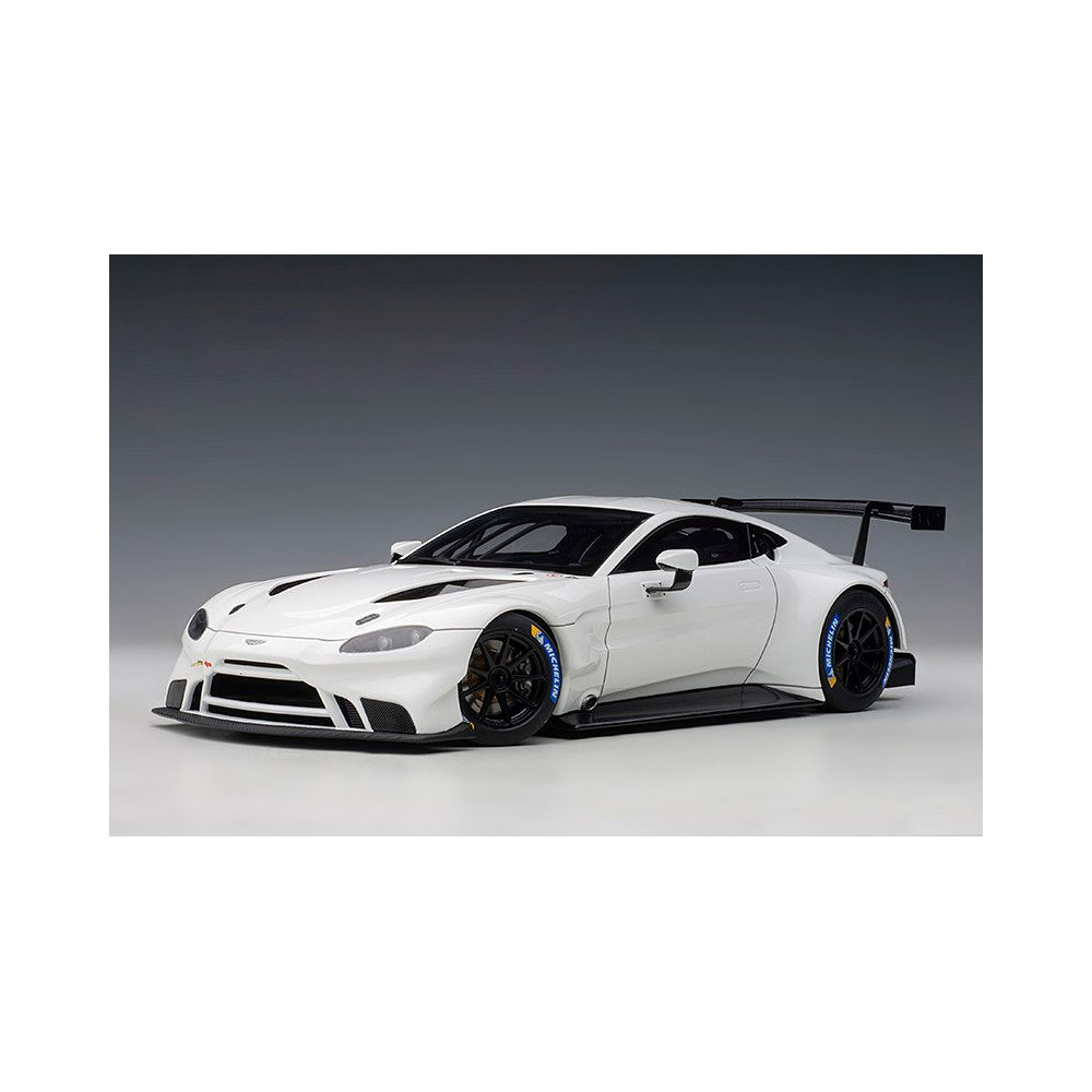 New AUTOart Aston Martin Vantage GTE 1:18 Model Car White 81806