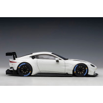 New AUTOart Aston Martin Vantage GTE 1:18 Model Car White 81806