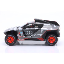 18S827 1/18 AUDI Q E-TRON RS SPORT N 202 DAKAR 2022 GREY SILVER