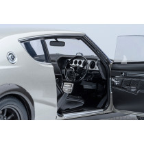 77466 1/18 NISSAN SKYLINE 2000 GT-R (KPGC110) COUPE 1973 SILVER