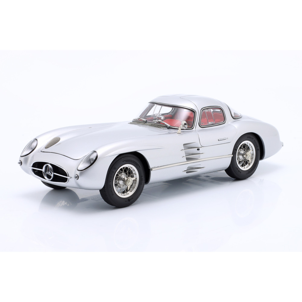 New CMC Mercedes Benz 300 SLR Coupe 1955 1:18 Model Car Silver M076