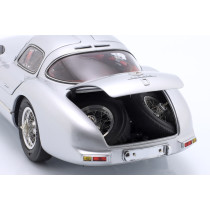 New CMC Mercedes Benz 300 SLR Coupe 1955 1:18 Model Car Silver M076