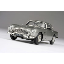 New Amalgam Aston Martin DB5 Vantage 1:18 Model Car Silver M6240