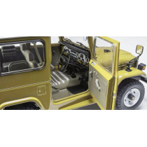 New KYOSHO TOYOTA FJ40 LAND CRUISER 1980 1:18 Model Car YELLOW 08971Y