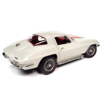 New AUTOWORLD Chevy Corvette 427 1967 1:18 Model Car White AMM1279