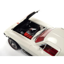 New AUTOWORLD Chevy Corvette 427 1967 1:18 Model Car White AMM1279