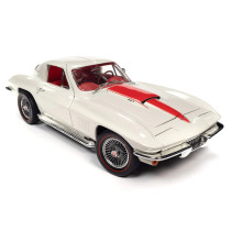New AUTOWORLD Chevy Corvette 427 1967 1:18 Model Car White AMM1279