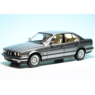 100024008 BMW 535i (E34) –...